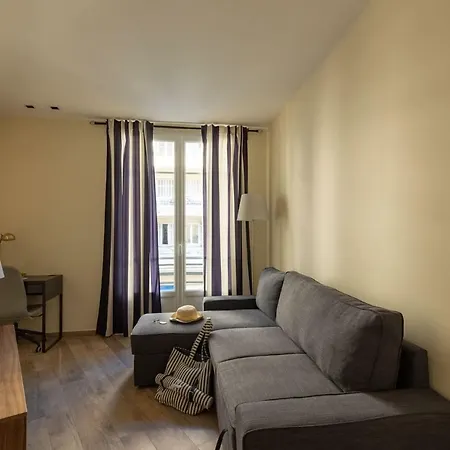 100m From The Sea Appartement *