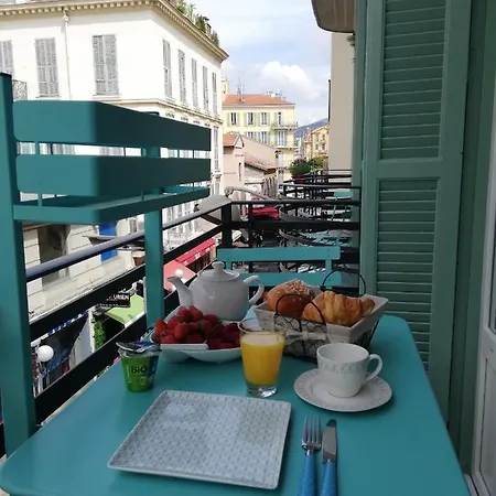 100m From The Sea Appartement